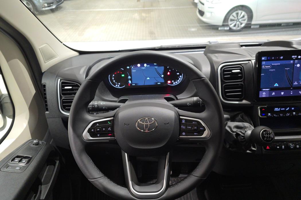 Toyota Proace MAX 2025