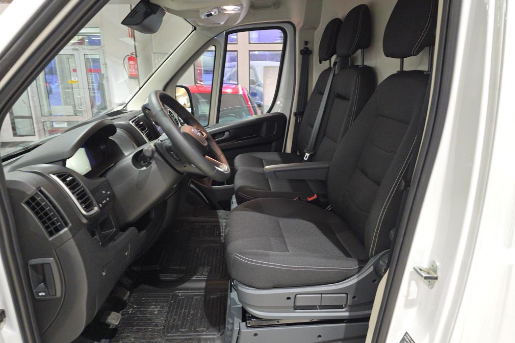 Toyota Proace MAX 2025