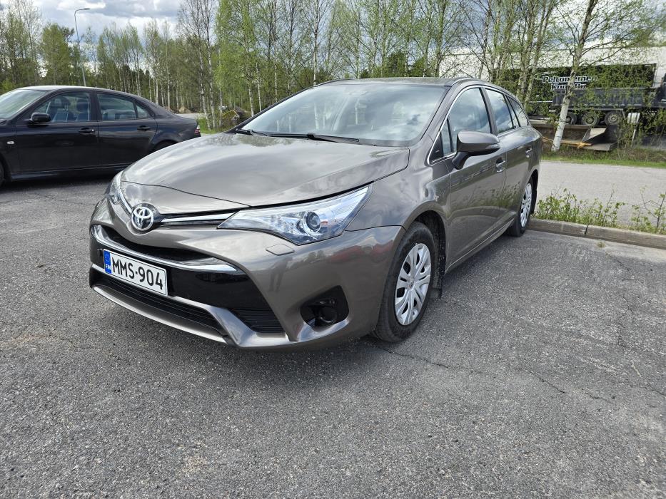 TOYOTA Avensis 2016