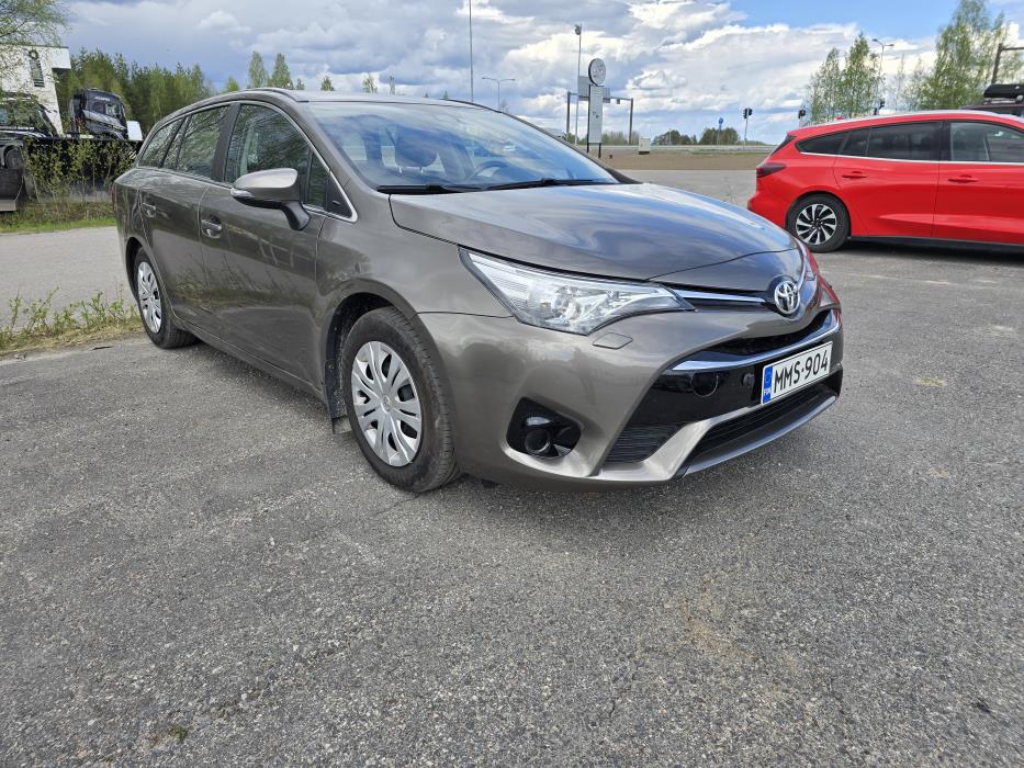 TOYOTA Avensis 2016