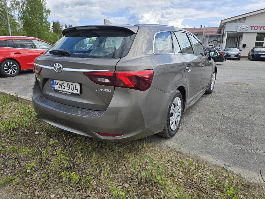 TOYOTA Avensis 2016