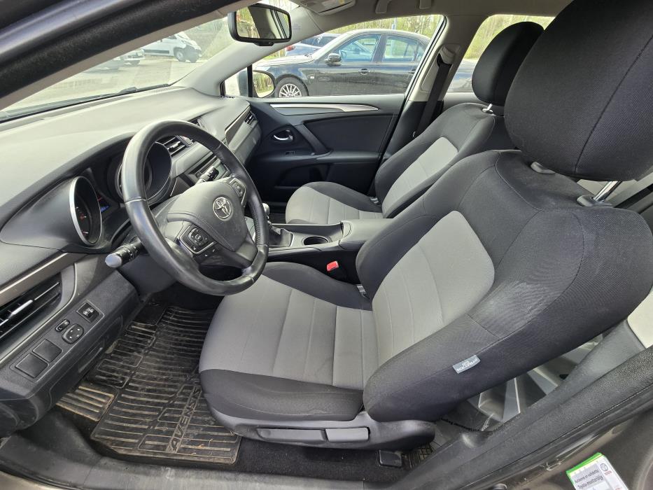 TOYOTA Avensis 2016
