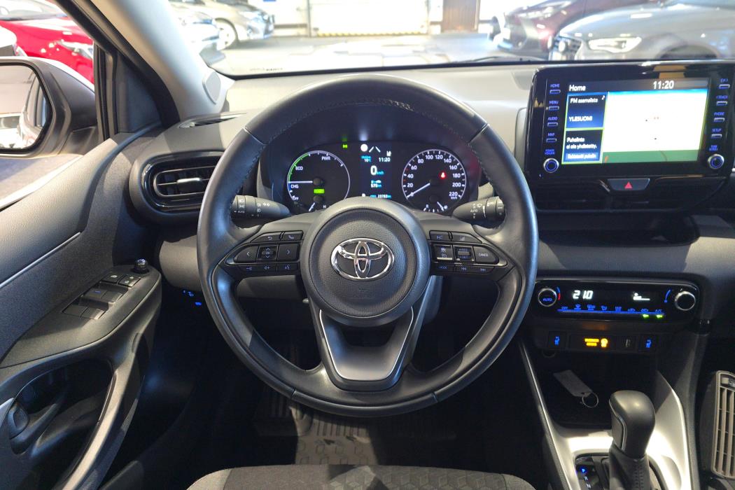 TOYOTA TOYOTA YARIS HYBRID 2023