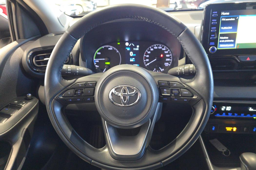 TOYOTA TOYOTA YARIS HYBRID 2023