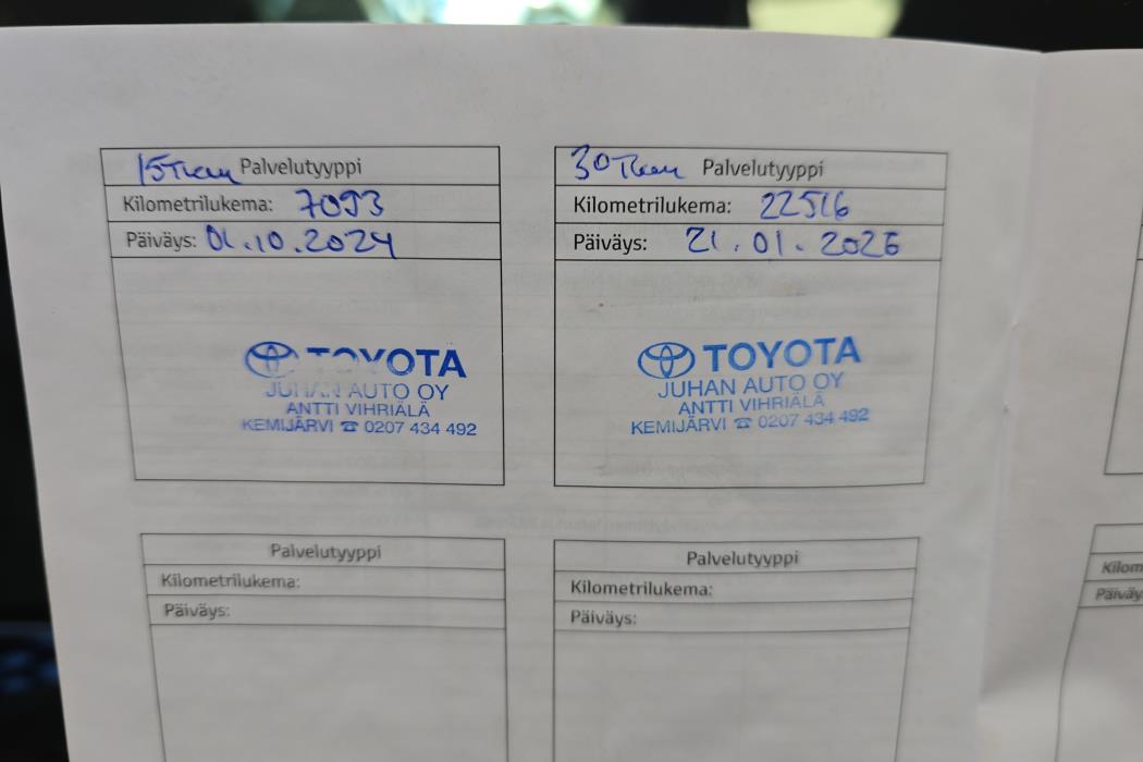 TOYOTA TOYOTA YARIS HYBRID 2023