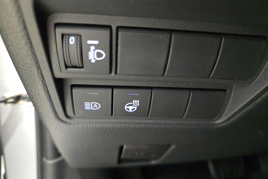 TOYOTA TOYOTA YARIS HYBRID 2023