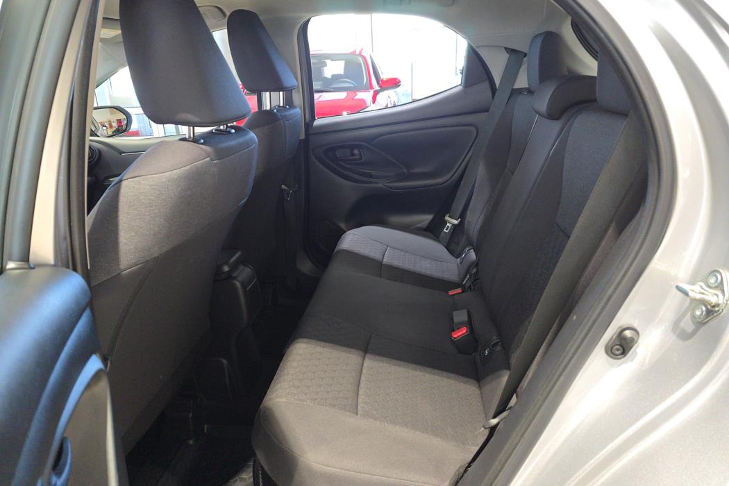 TOYOTA TOYOTA YARIS HYBRID 2023