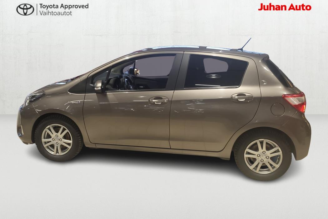 TOYOTA Yaris 2017