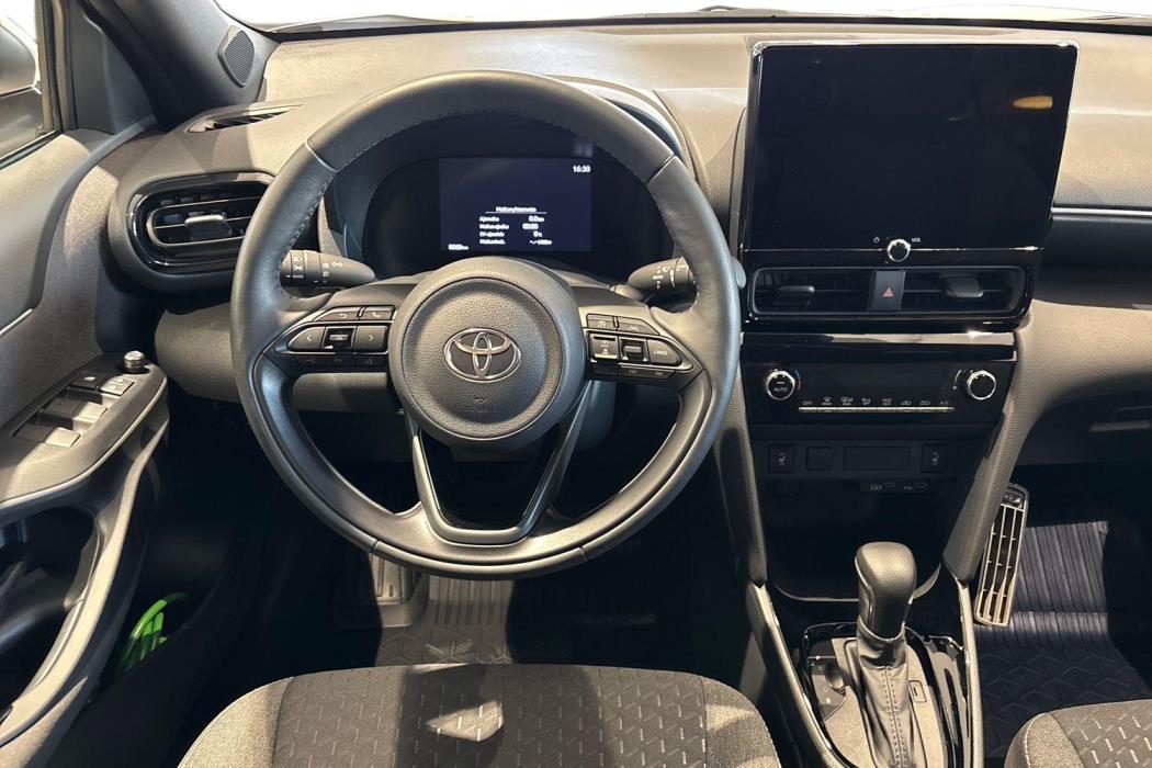 TOYOTA Yaris Cross 2025