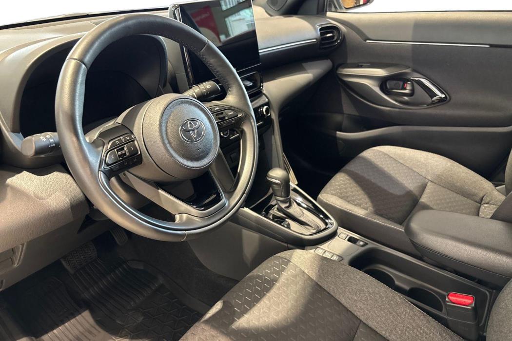 TOYOTA Yaris Cross 2025