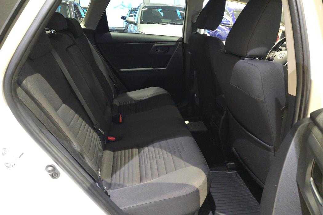 TOYOTA Auris 2017