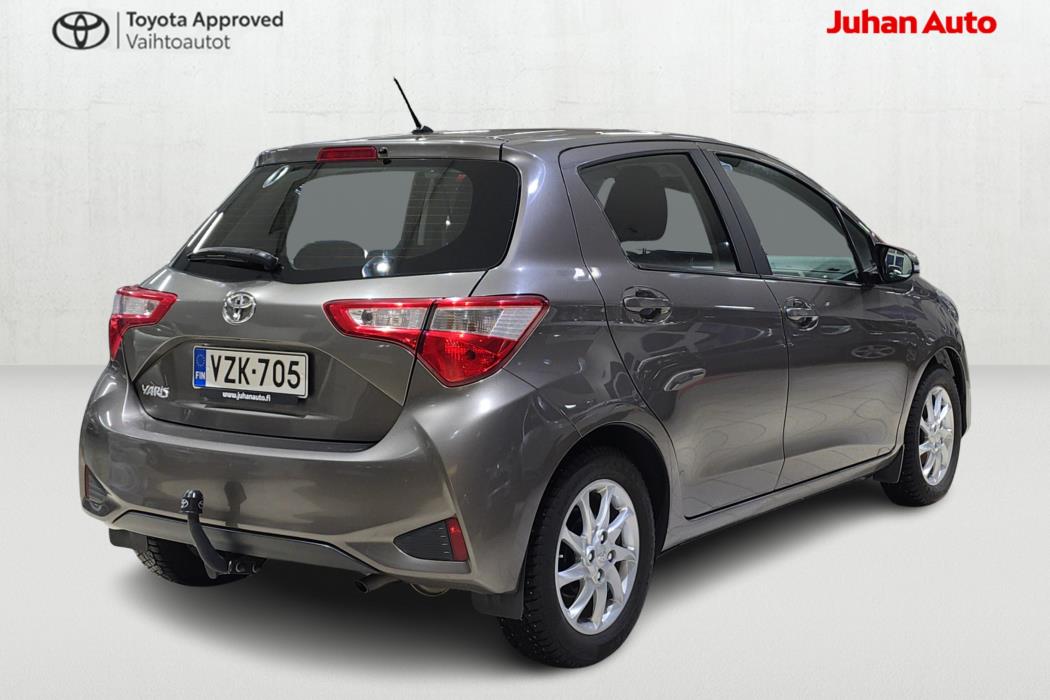 TOYOTA Yaris 2017