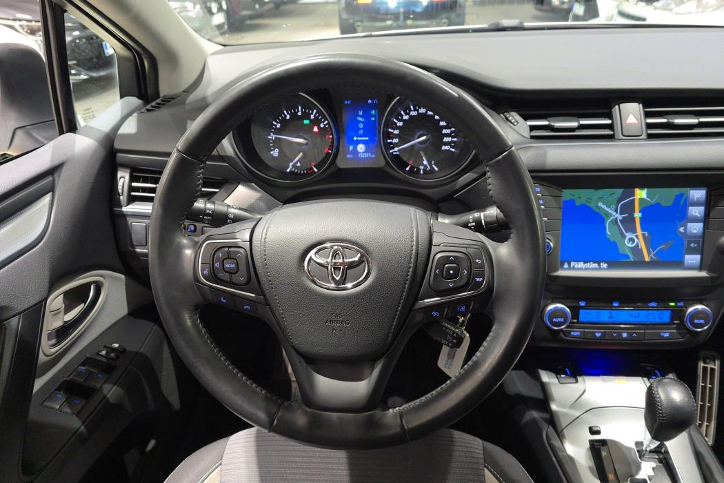 TOYOTA Avensis 2016