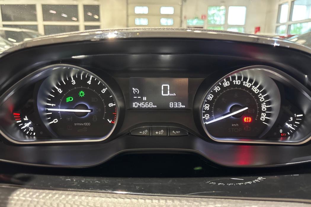 PEUGEOT 2008 2018