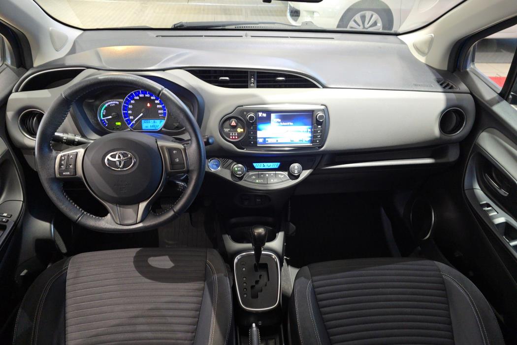 TOYOTA Yaris 2014