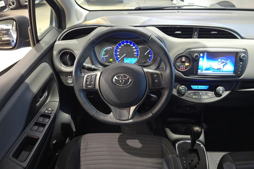 TOYOTA Yaris 2014