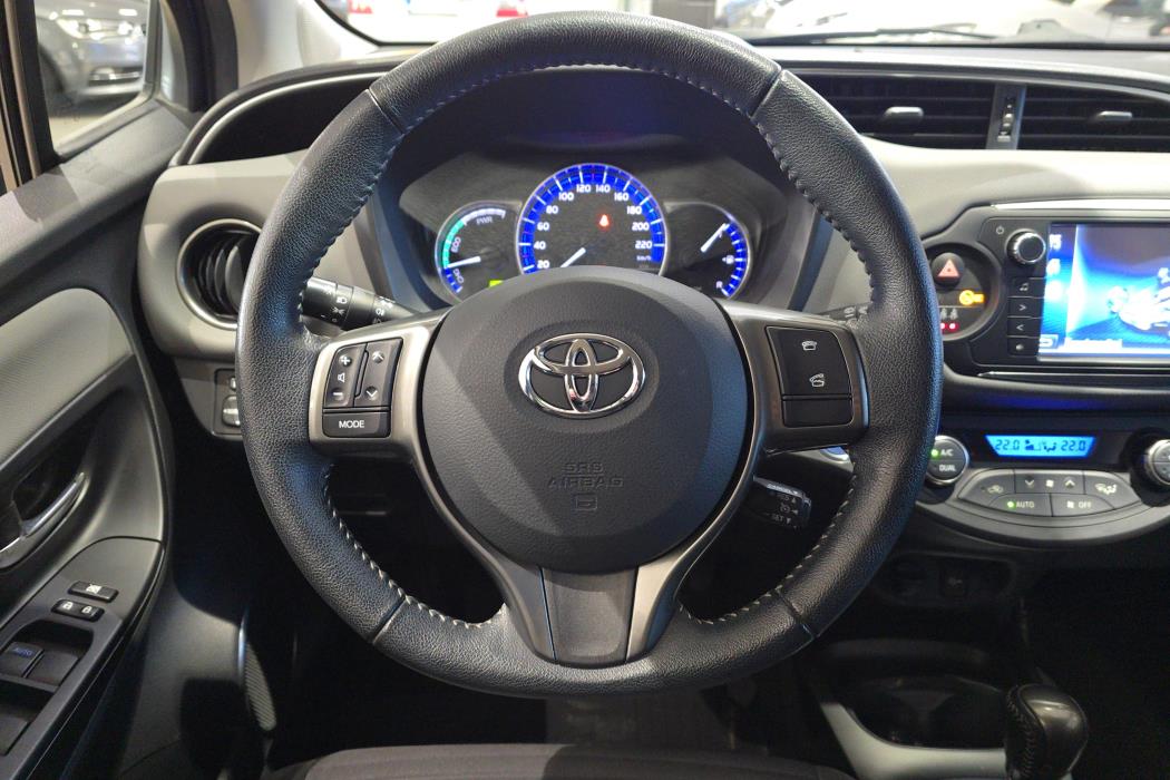 TOYOTA Yaris 2014