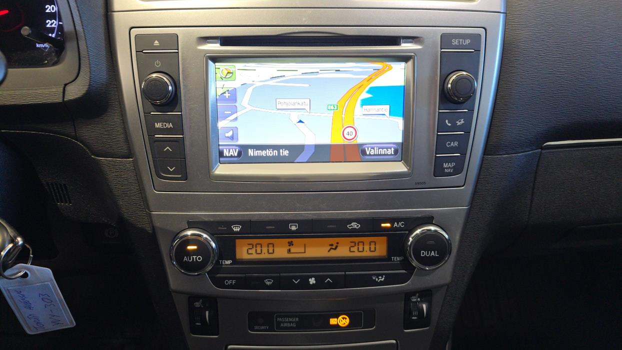 TOYOTA Avensis 2013