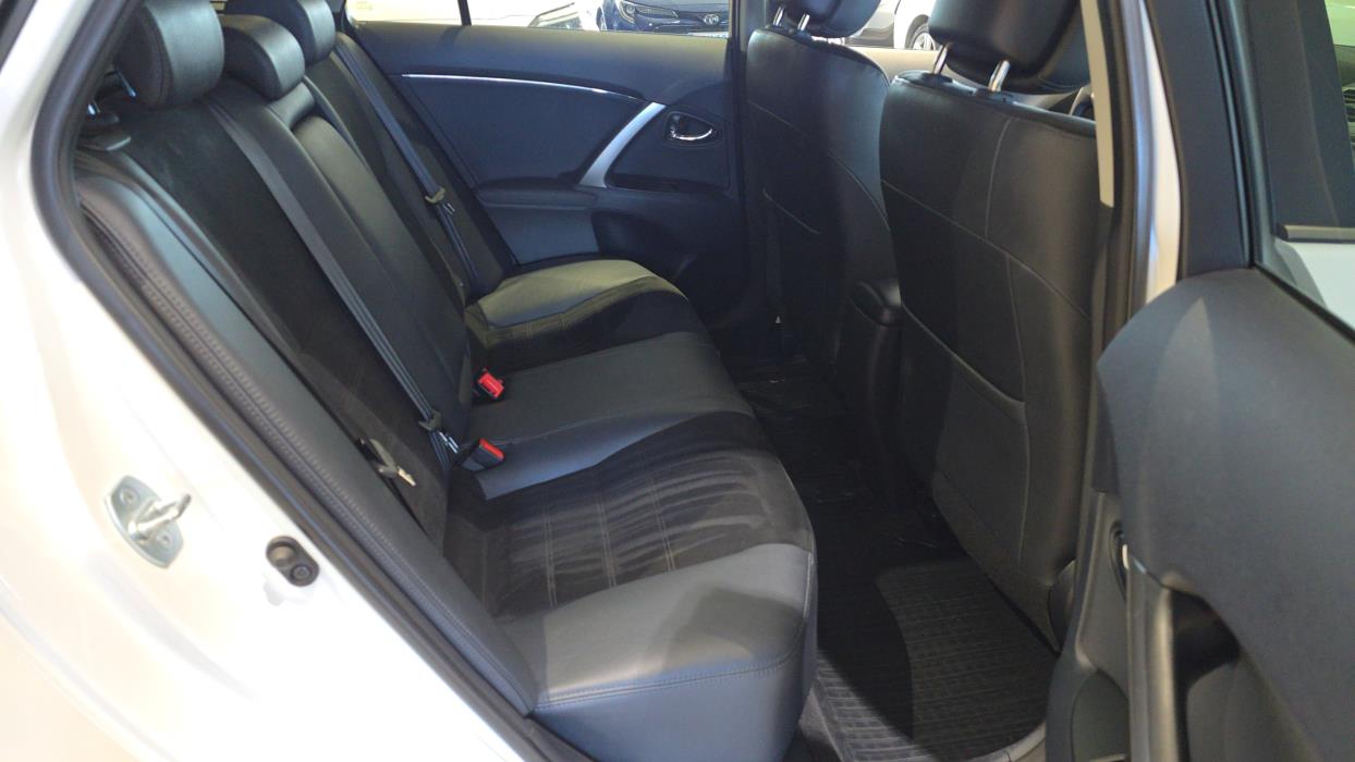 TOYOTA Avensis 2013