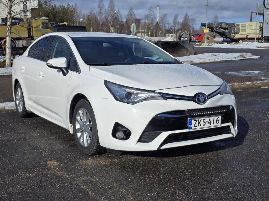 TOYOTA Avensis 2015