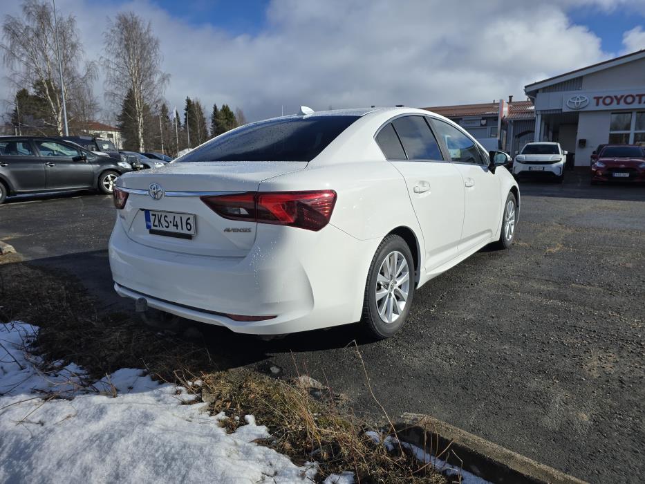 TOYOTA Avensis 2015