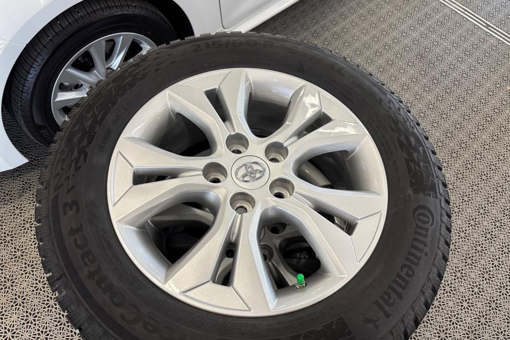 TOYOTA Yaris Cross 2025