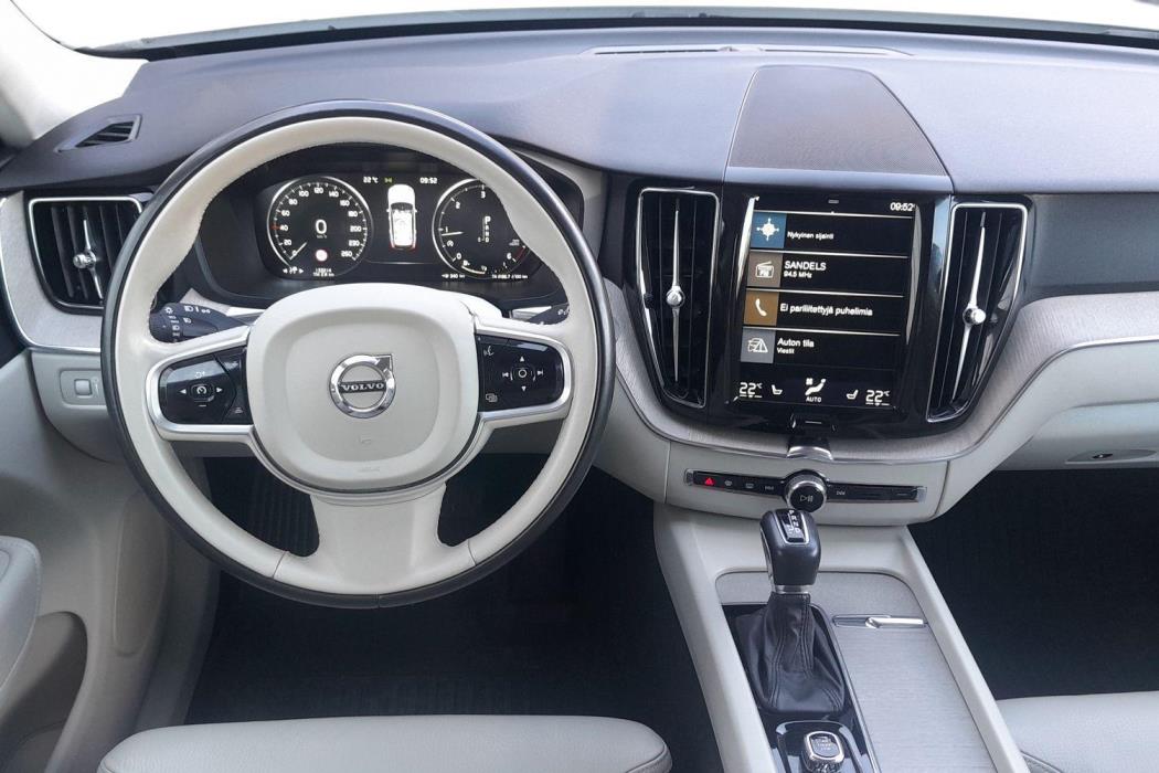 VOLVO XC60 2018