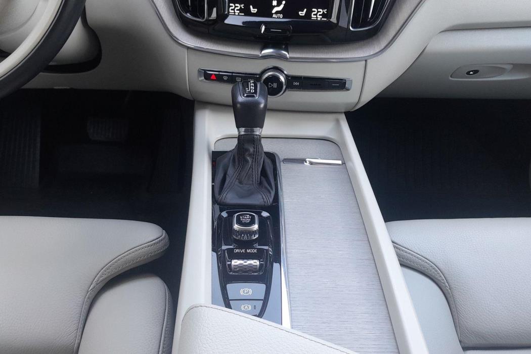 VOLVO XC60 2018