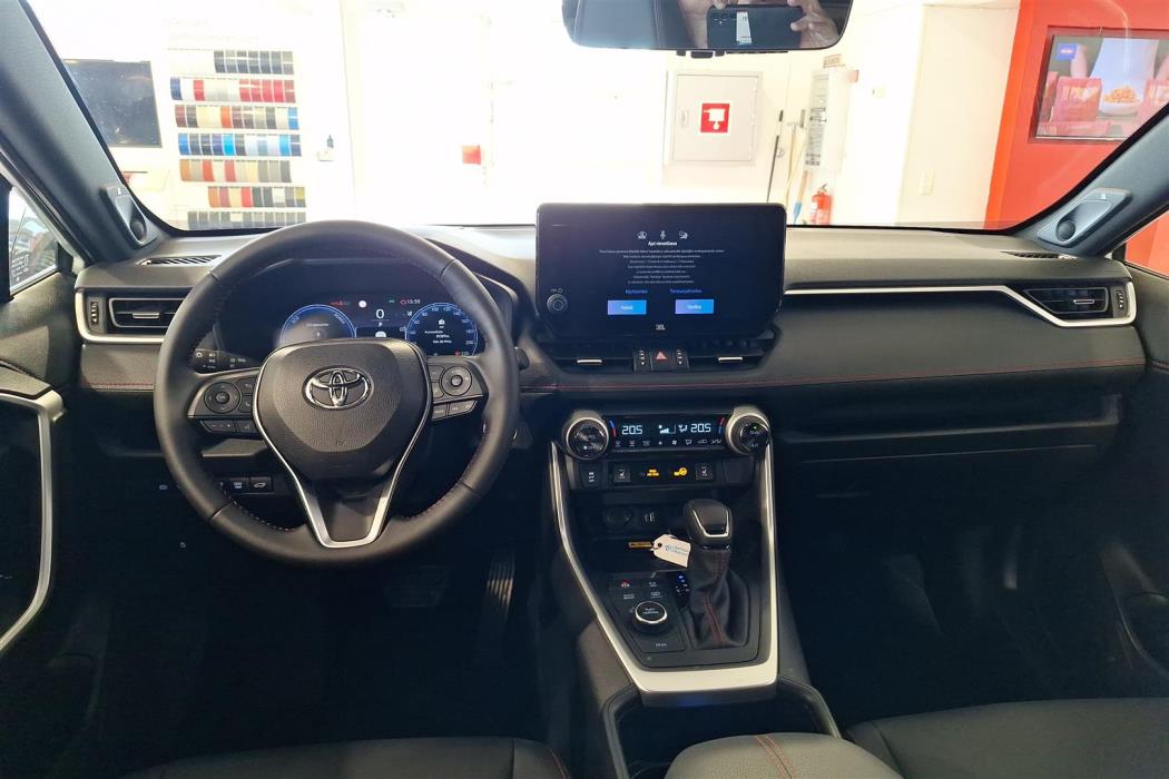 Toyota RAV4 Plug-in 2025