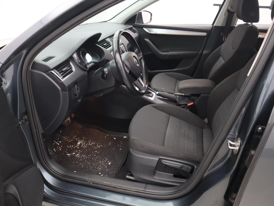 SKODA OCTAVIA 2016