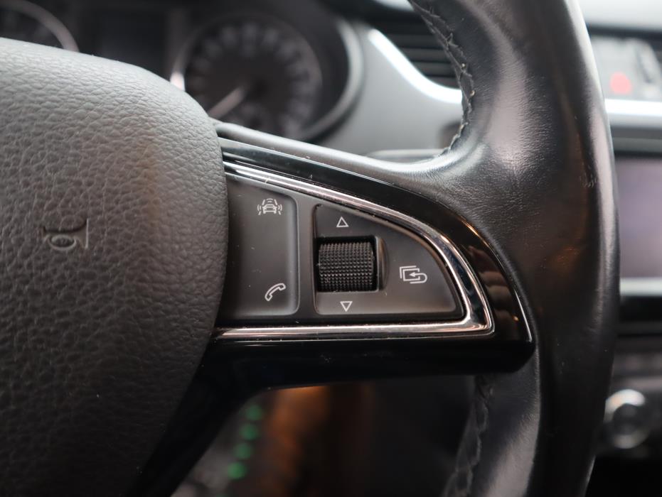 SKODA OCTAVIA 2016