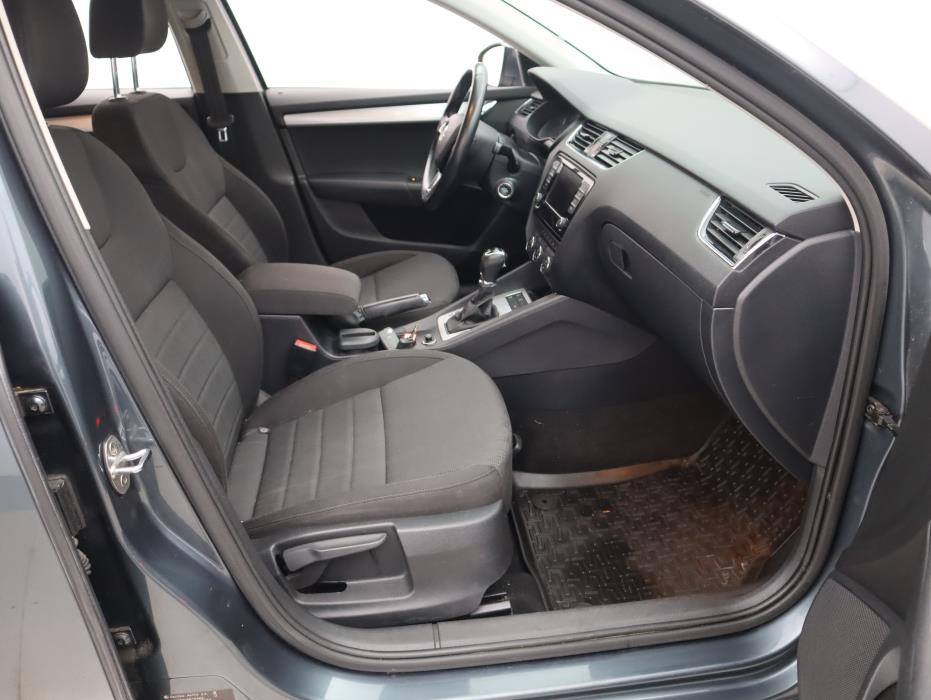 SKODA OCTAVIA 2016