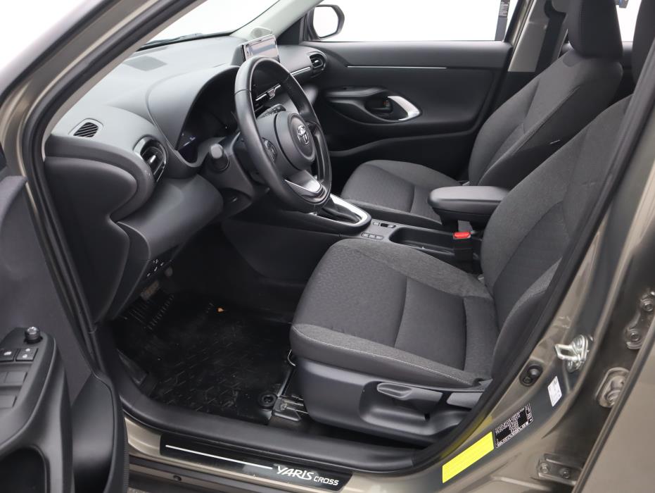 TOYOTA Yaris Cross 2023
