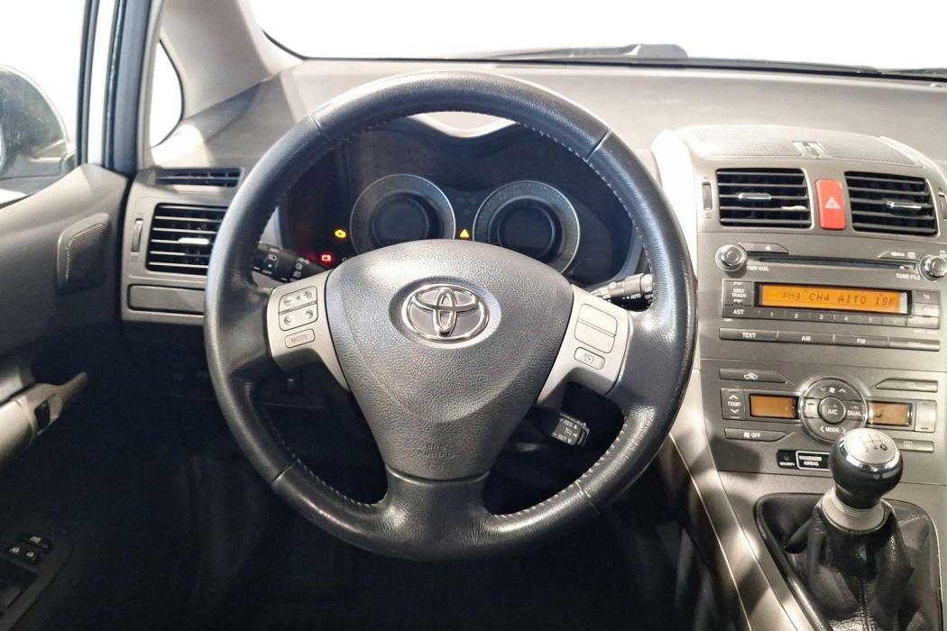 TOYOTA Auris 2007