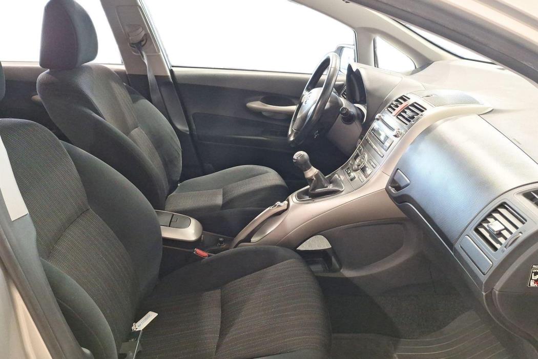 TOYOTA Auris 2007