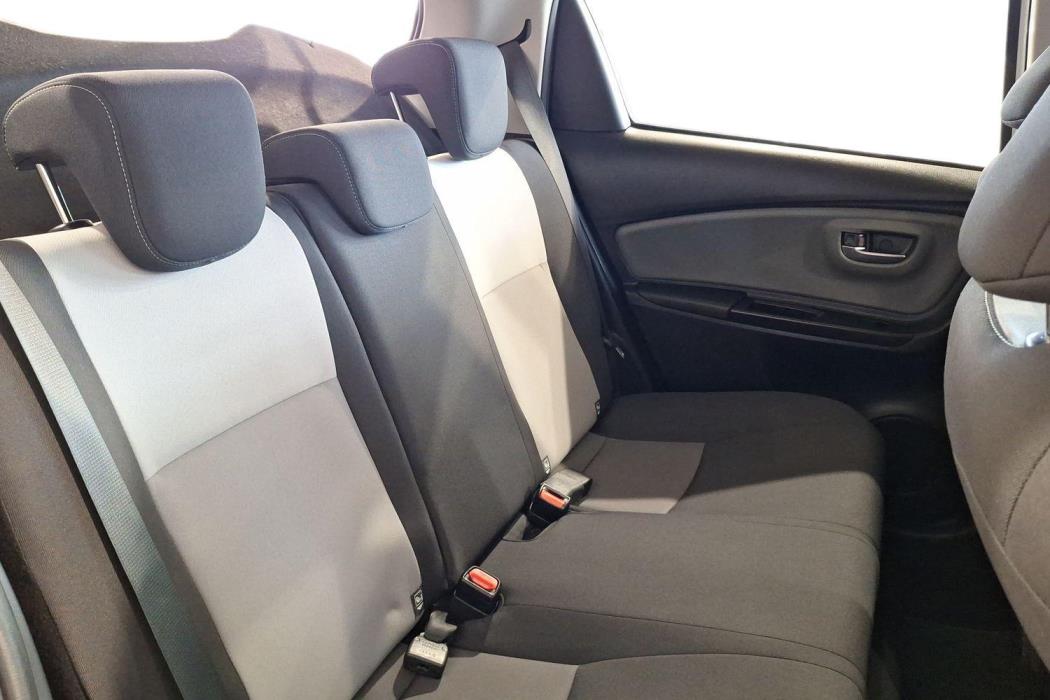 TOYOTA Yaris 2017