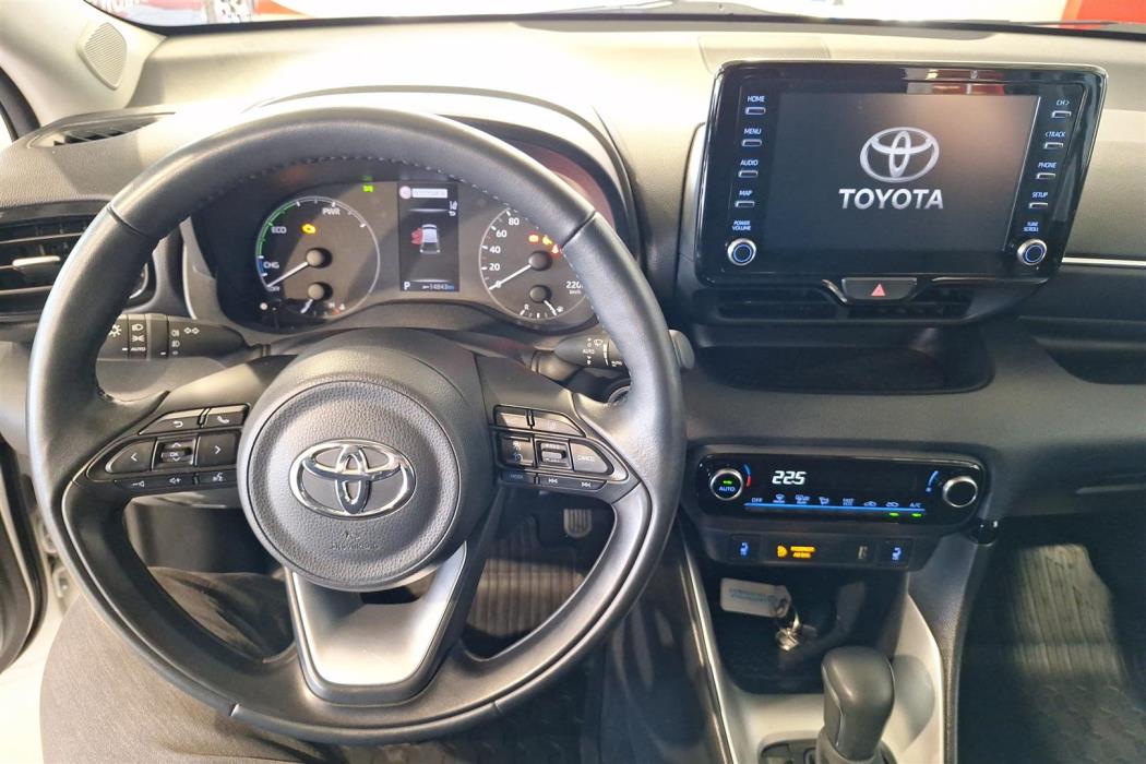 TOYOTA Yaris 2023