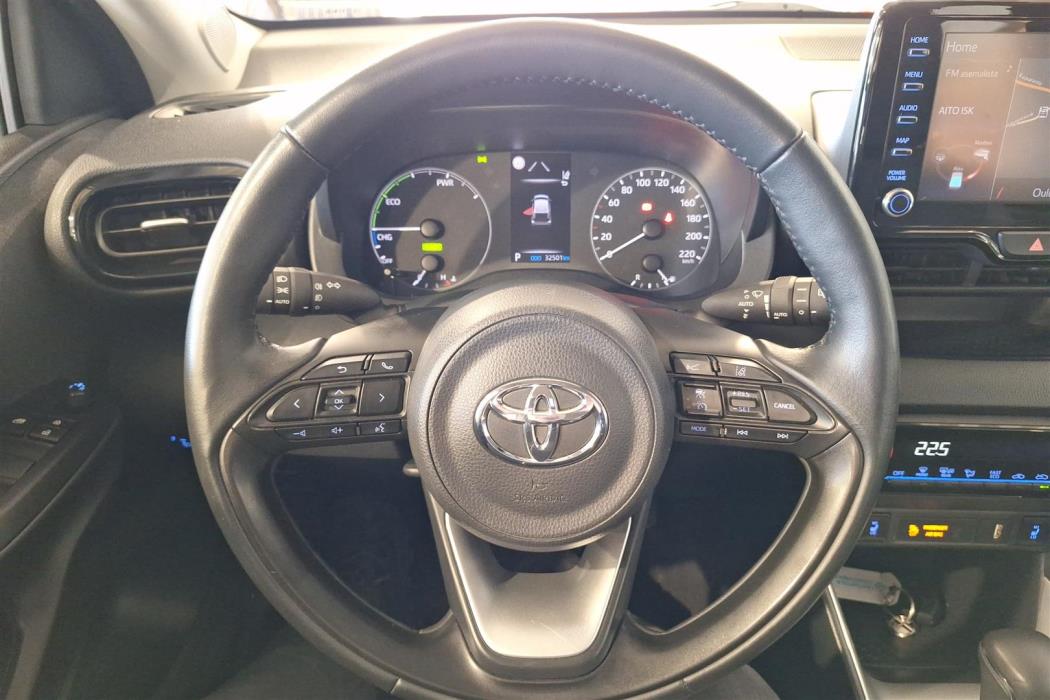 TOYOTA Yaris 2023