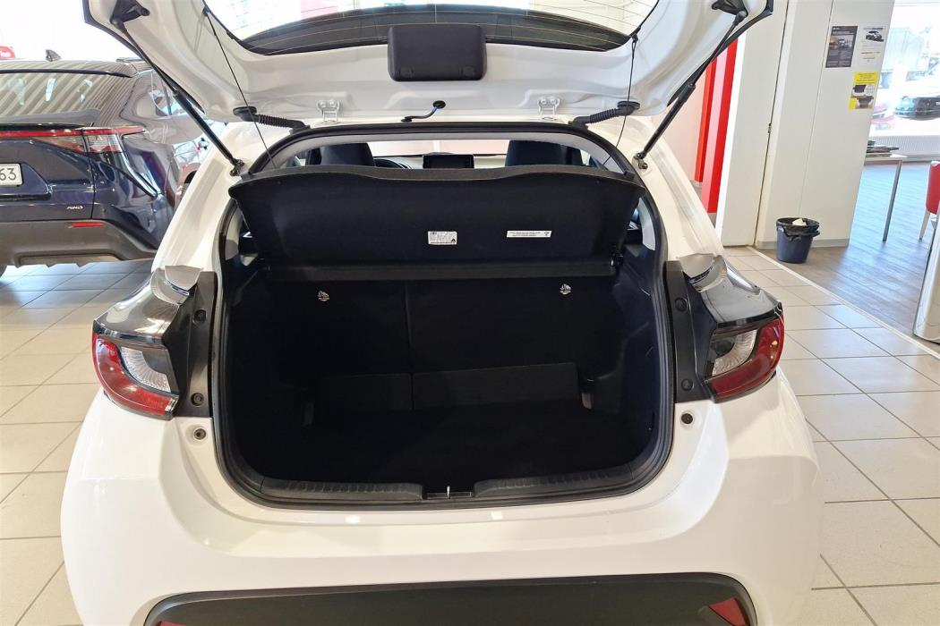 TOYOTA Yaris 2023