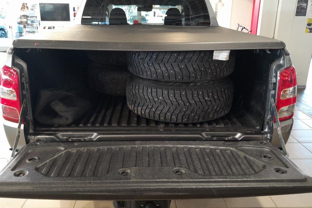 MITSUBISHI L200 2015