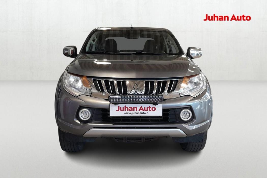 MITSUBISHI L200 2015