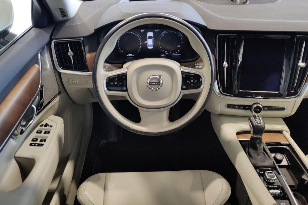 VOLVO S90 2017