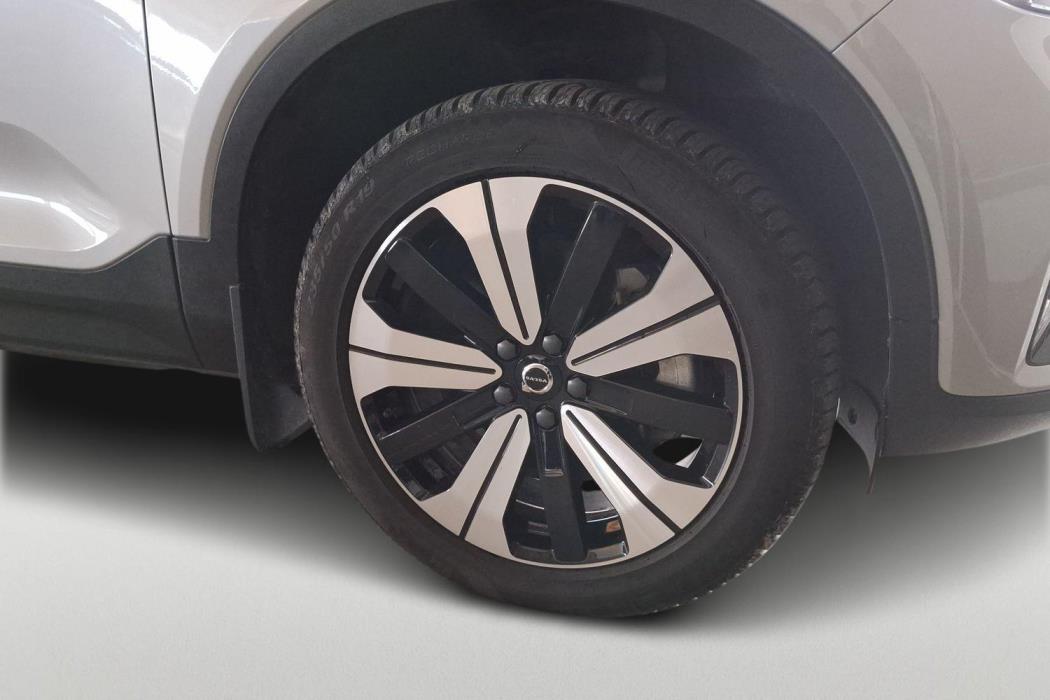 VOLVO XC40 2023