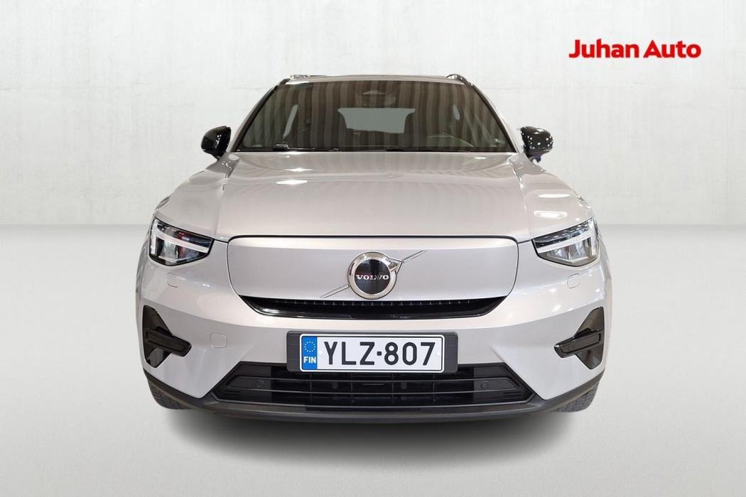 VOLVO XC40 2023