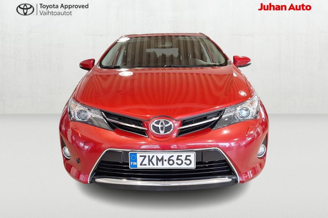 TOYOTA Auris 2015