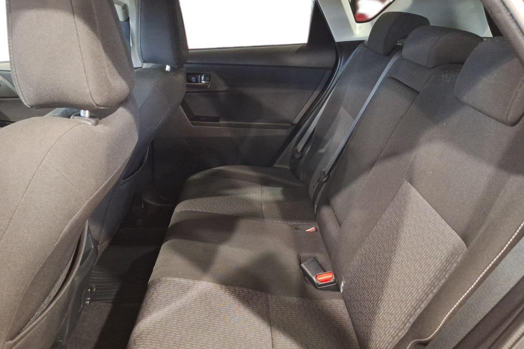 TOYOTA Auris 2015