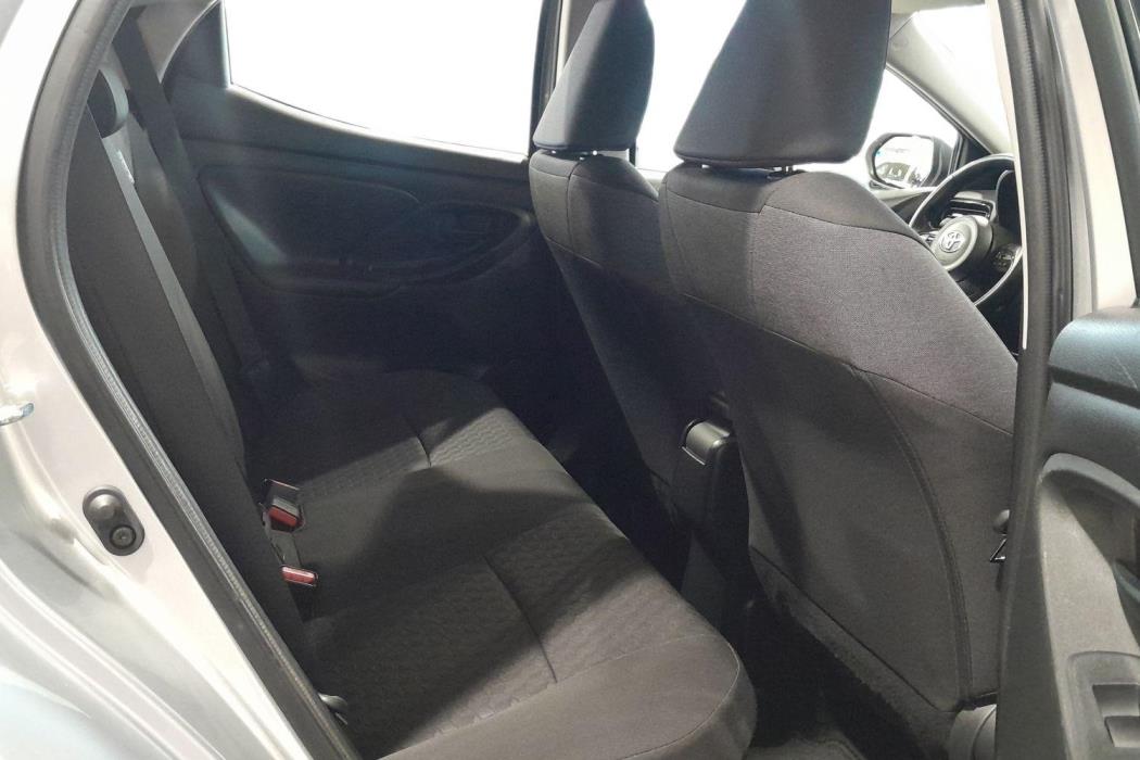 TOYOTA Yaris 2023