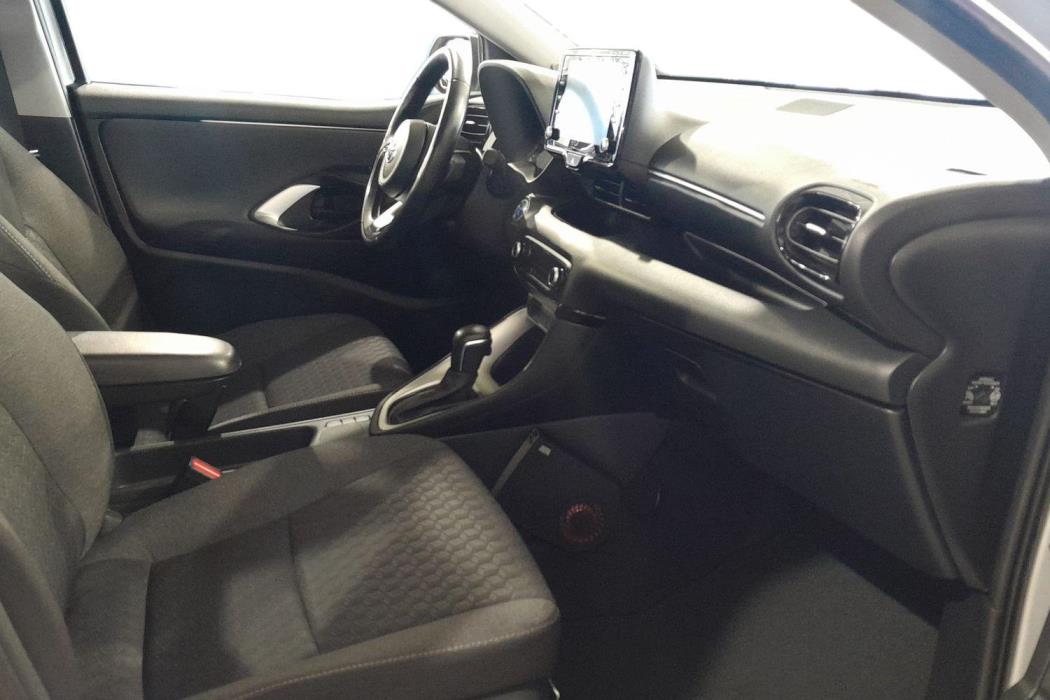 TOYOTA Yaris 2023
