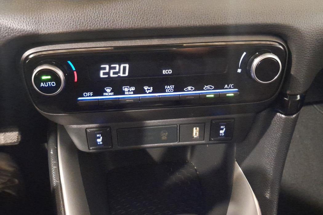 TOYOTA Yaris 2023