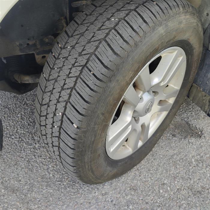 TOYOTA Land Cruiser 2012